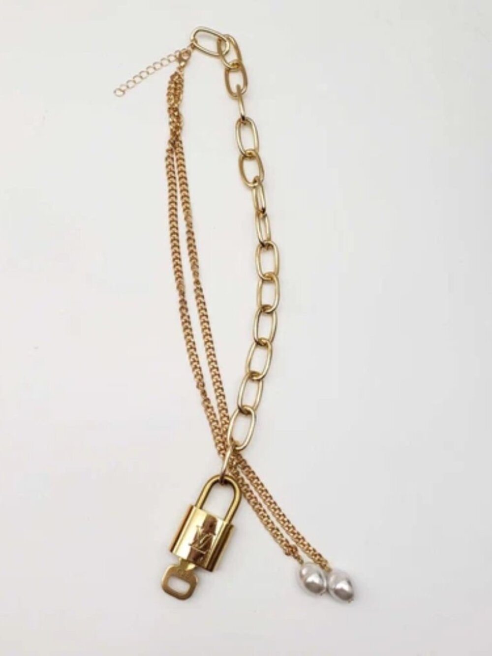 Gold-Plated Necklace with Authentic Louis Vuitton Padlock - Picture 2 of 6